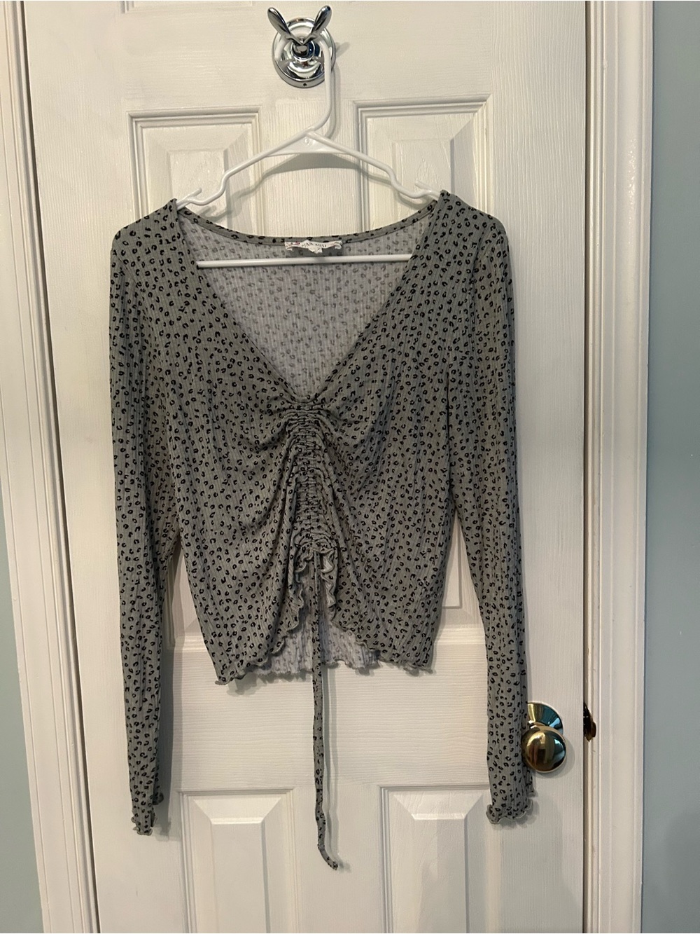 Pink Rose Ruched V-Neck Long Sleeve Top Gray Leopard Size Large